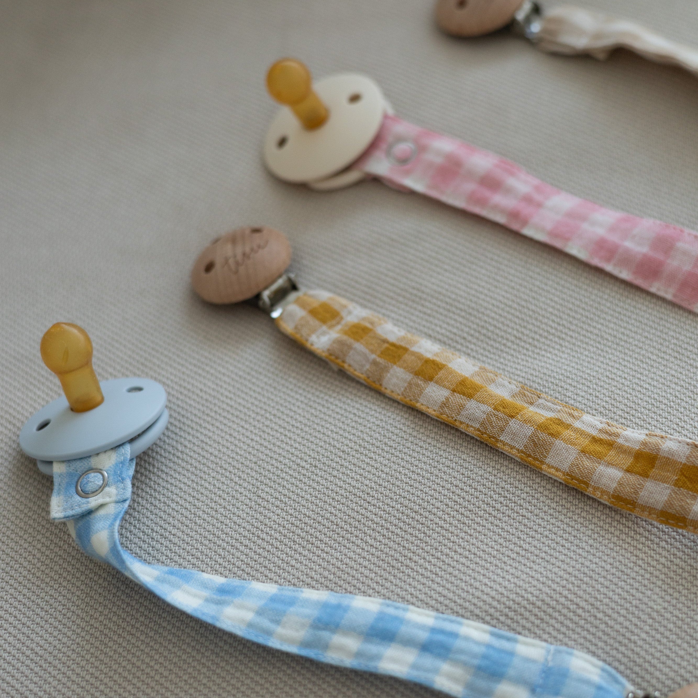TISU pacifier clip, Gingham collection