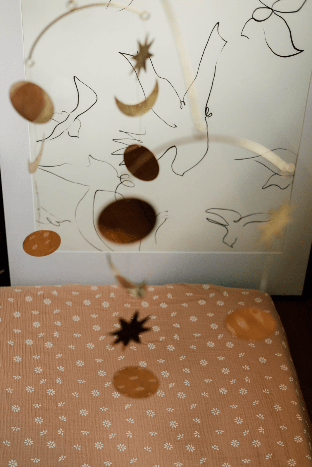 TISU crib sheet, Caramel Daisy - TISU Baby