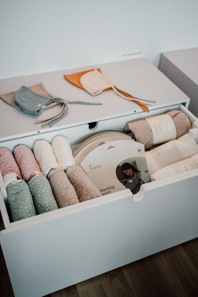 TISU product display, nursing covers