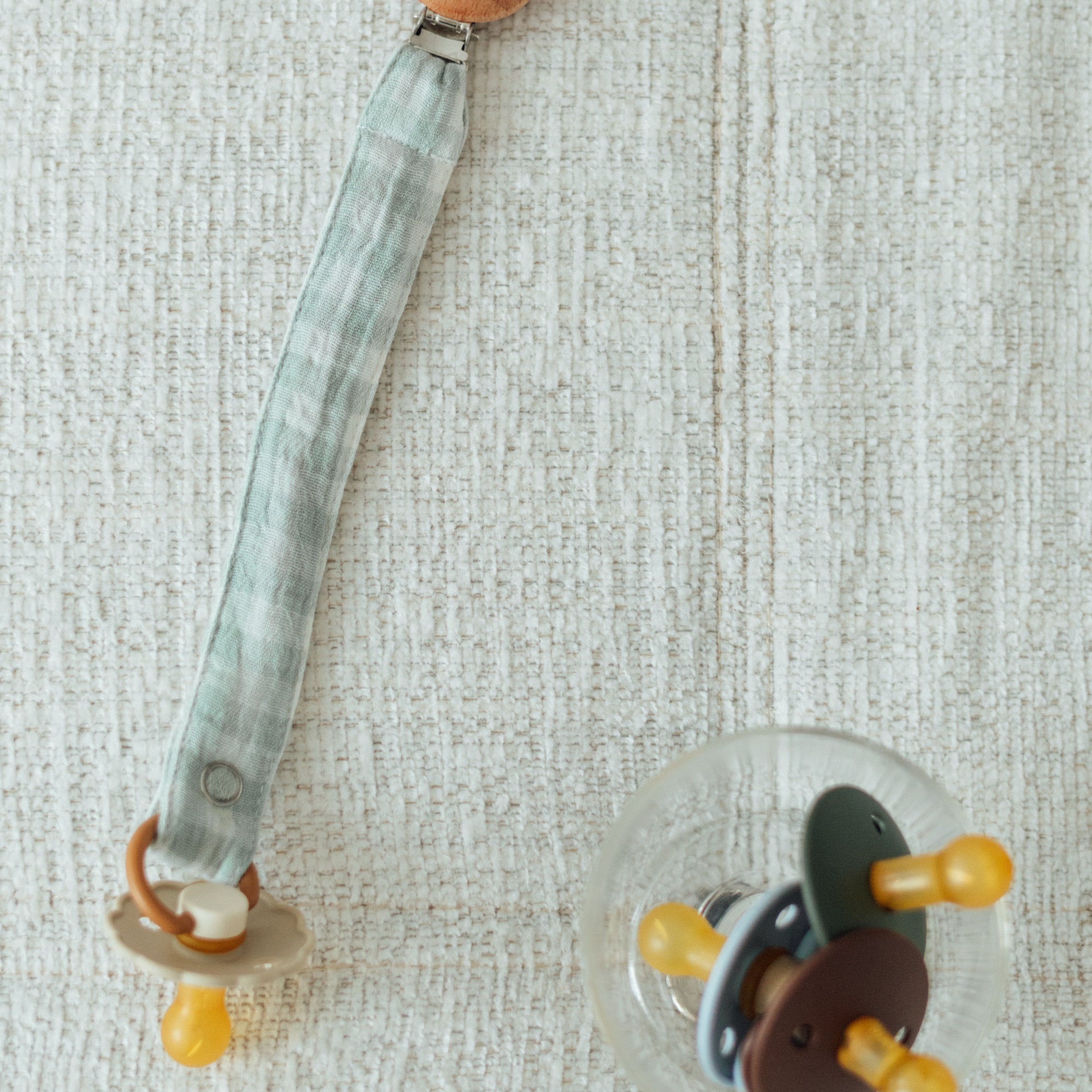 TISU pacifier clip, Gingham collection