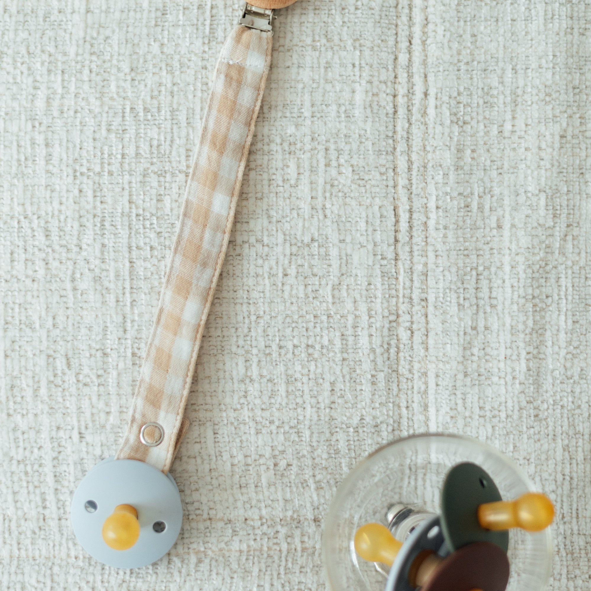 TISU pacifier clip, Gingham collection