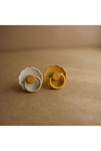 Load image into Gallery viewer, FRIGG Daisy pacifier, Honey Gold

