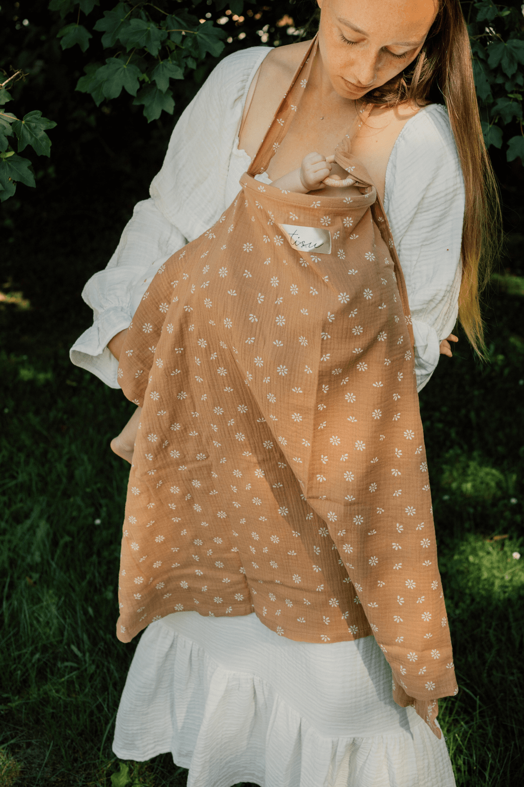 TISU nursing cover, Caramel Daisy