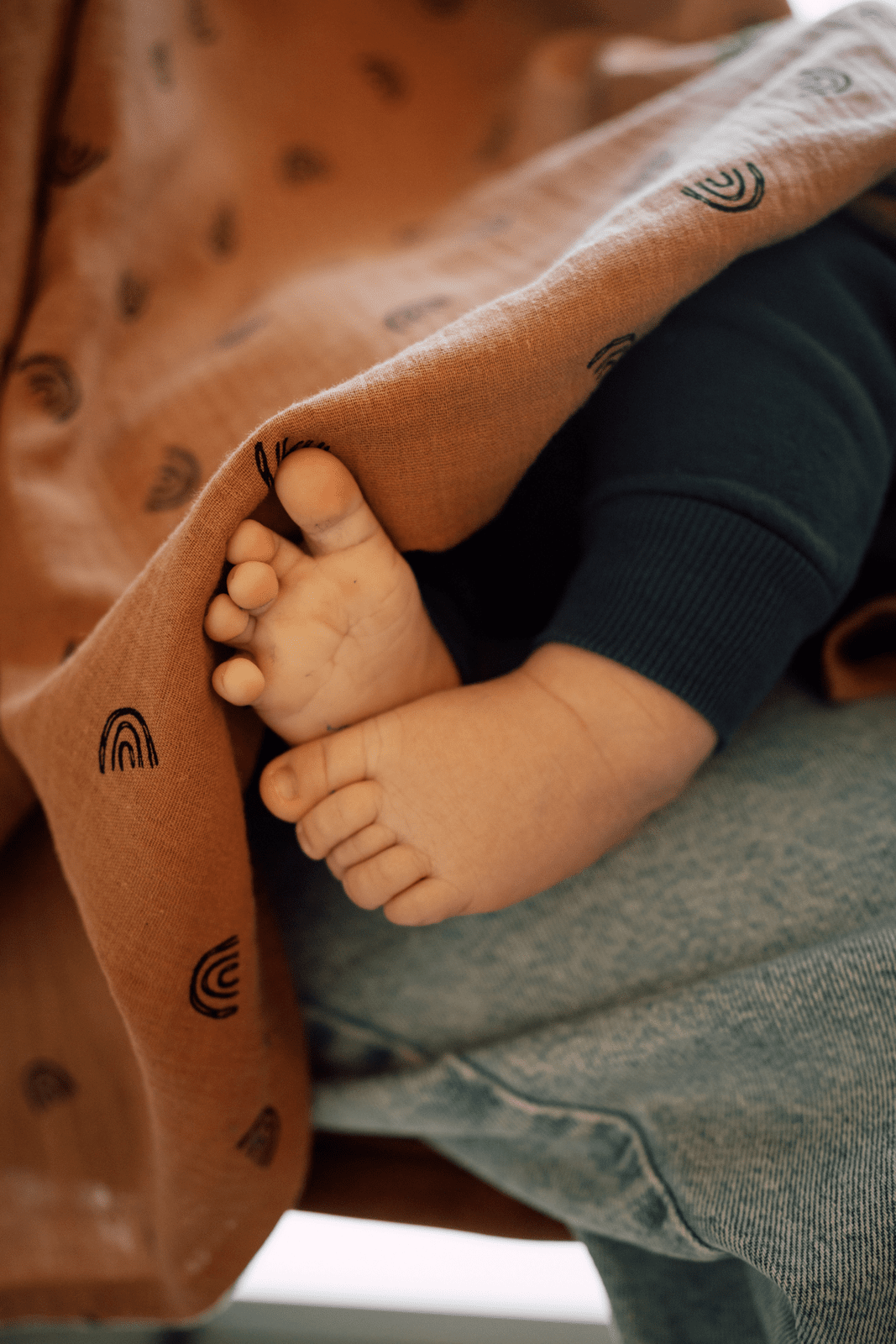 TISU nursing cover, Caramel Brown Rainbow - TISU Baby