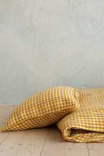 Lade das Bild in den Galerie-Viewer, TISU children&#39;s duvet cover &amp; pillowcase, Mustard Gingham
