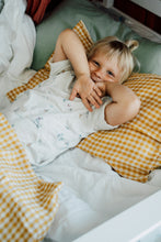 Lade das Bild in den Galerie-Viewer, TISU children&#39;s duvet cover &amp; pillowcase, Mustard Gingham
