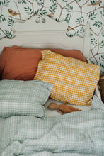 Lade das Bild in den Galerie-Viewer, TISU children&#39;s duvet cover &amp; pillowcase, Mustard Gingham
