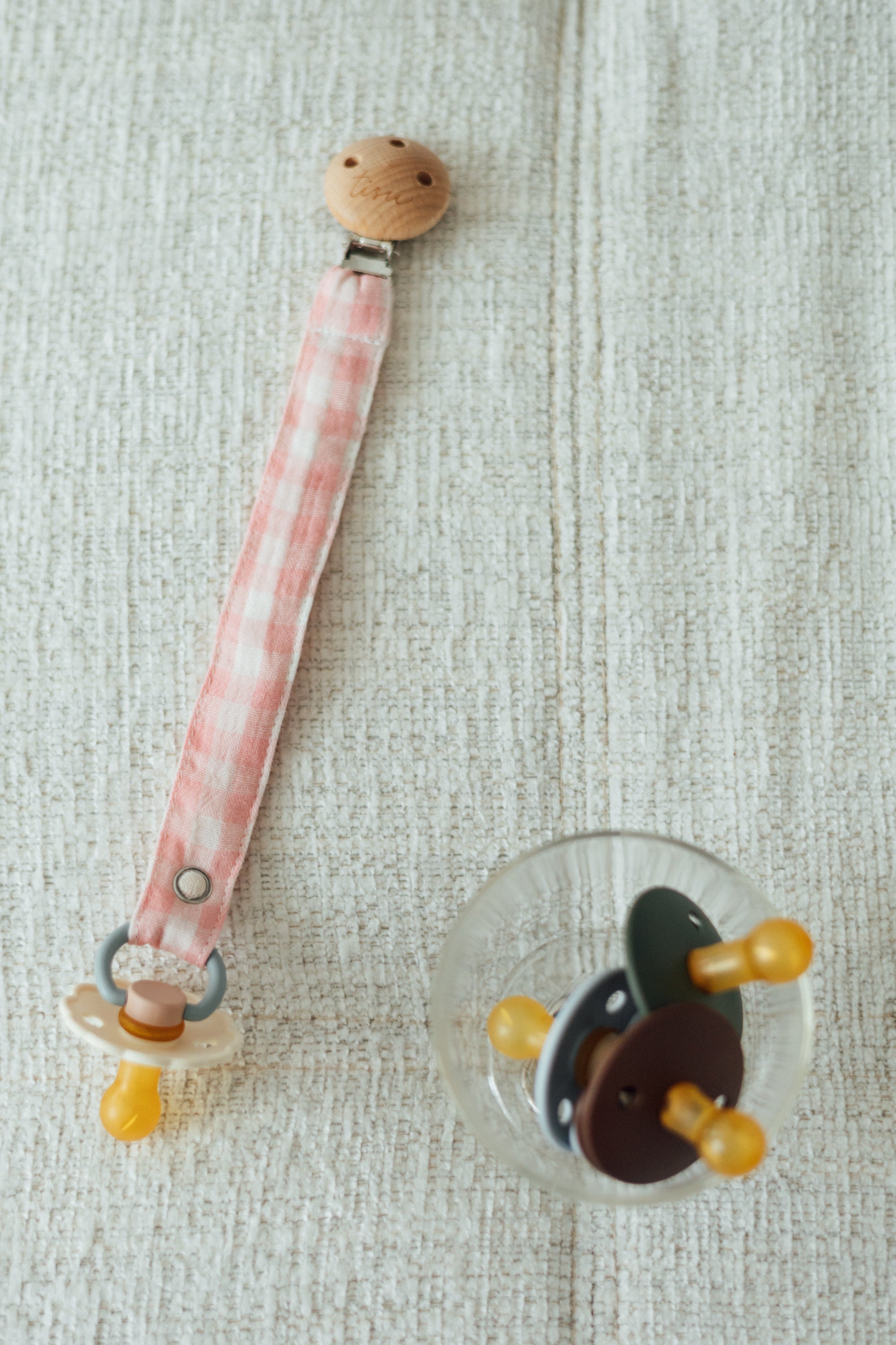 TISU pacifier clip, Gingham collection
