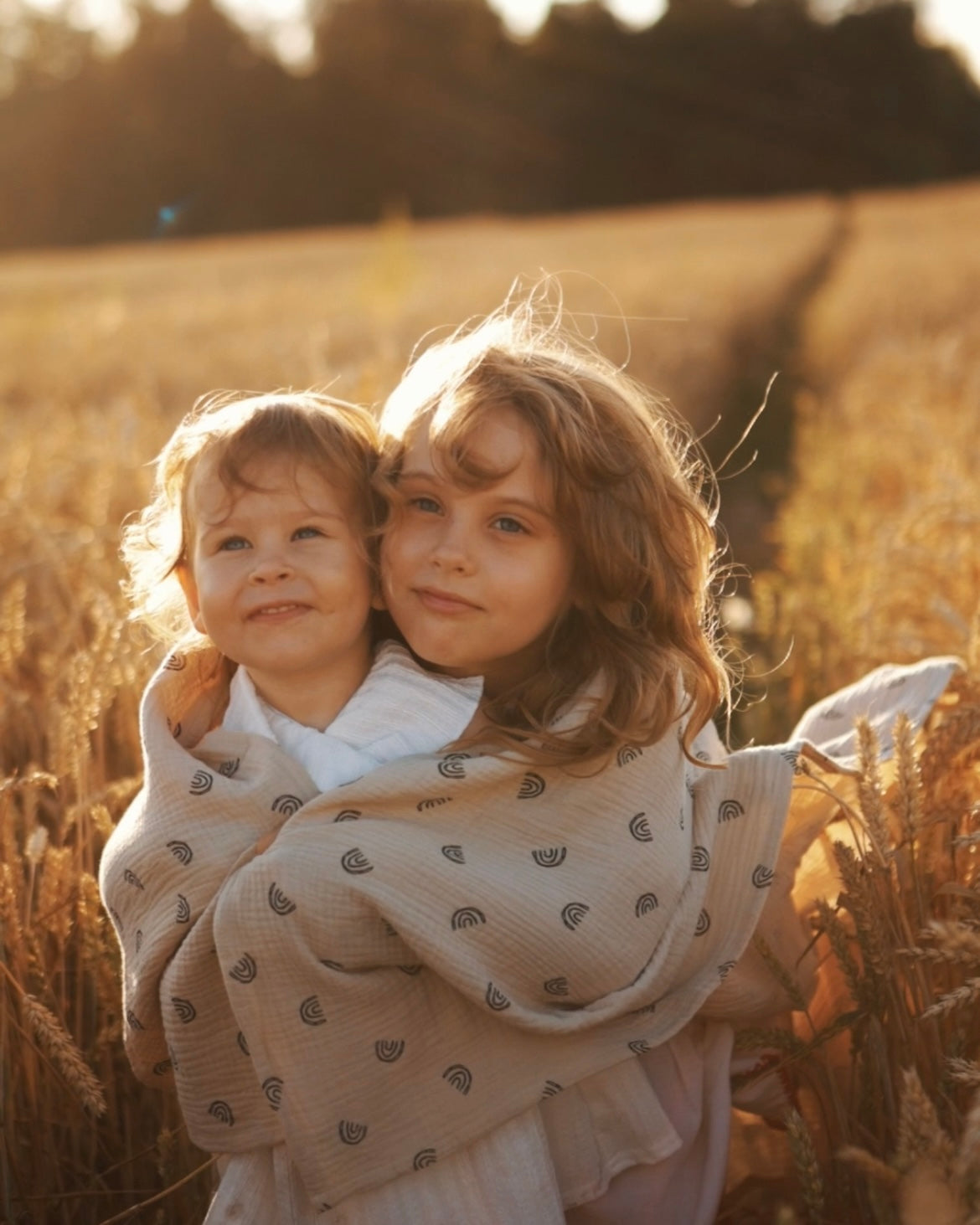 A mom and her kids are having fun and using TISU products